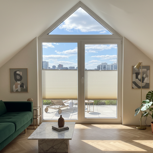 Plissee im Dachfenster